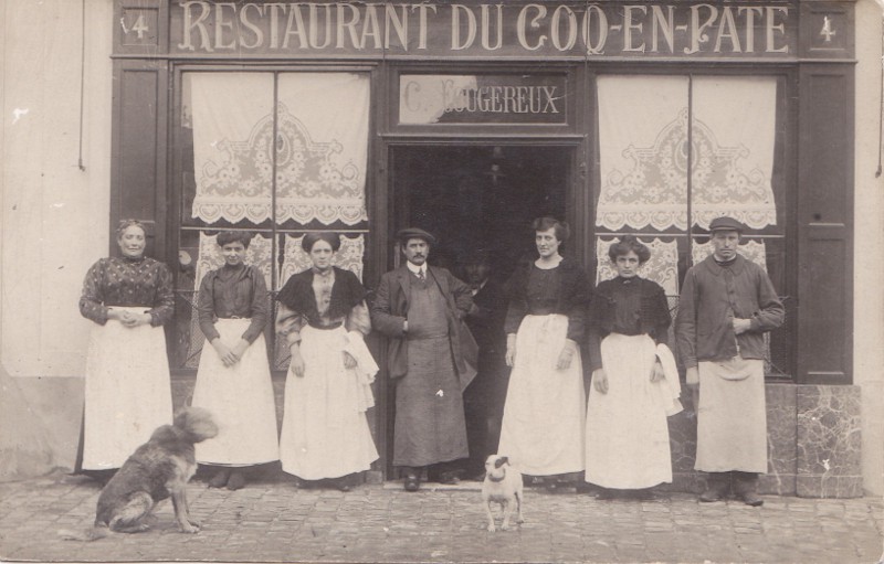 Le Coq en Pâte (carte-photo de la collection de Claude Lazar)