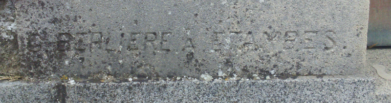 Marque de Georges Berlière sur la sépulture de la famille Trochu-Chantroux au cimetière d'Arpajon