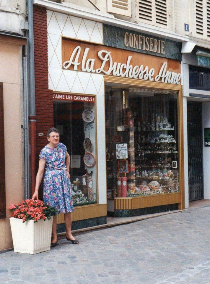 La confiserie A la Duchesse Anne le 14 juillet 1994