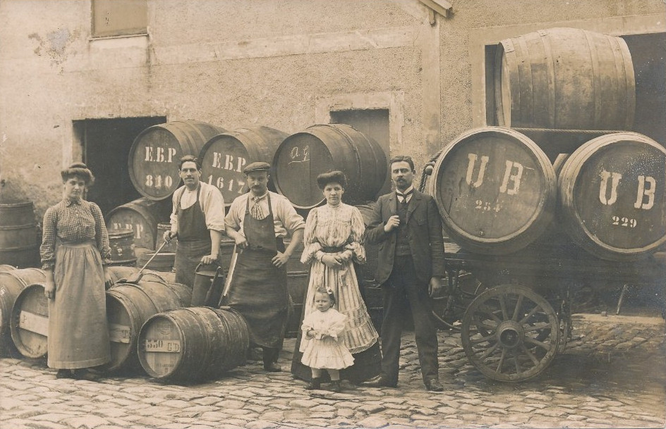 La famille et l'entreprise de Henri Clavier (carte-photo des environs de 1913)