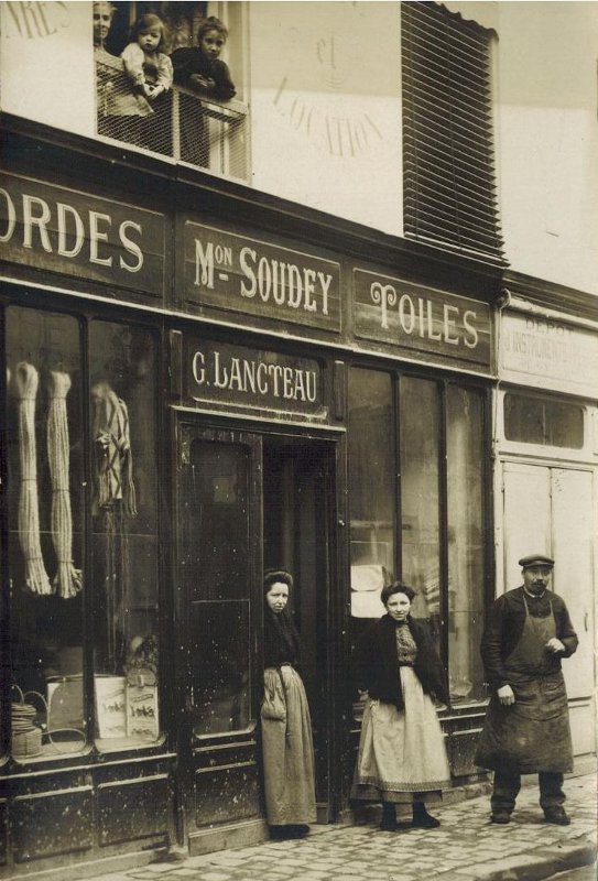 Le magasin de Gaston Lancteau à la fin de 1910