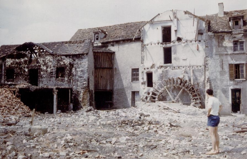 Destruction du Moulin à Peaux vers 1962