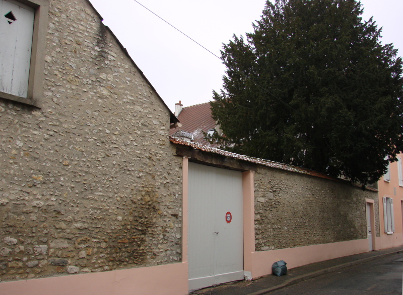 L'ancien moulin à vapeur Brunard cliché B. G., 2010)