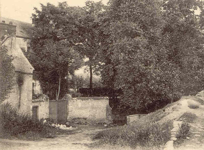 Le moulin de Chauffour vers 1903 (détail de la carte postale Louis des Gachons n°78)