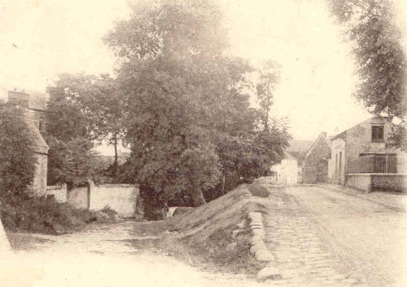 Le moulin de Chauffour vers 1903 (détail de la carte postale Mulard n°92)