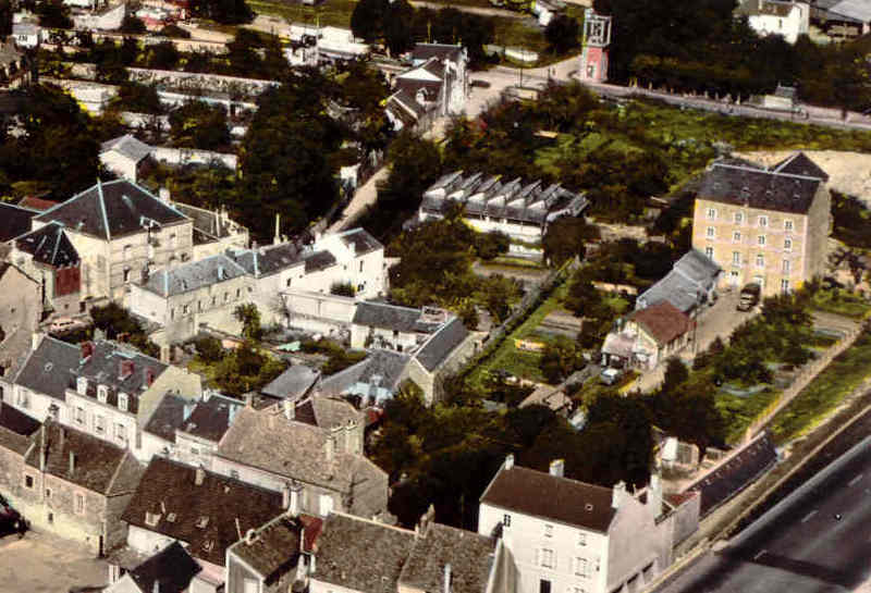 Les moulins de l'Île-Maubelle et de Coquerive vus du ciel vers 1965 (cliché Combier)