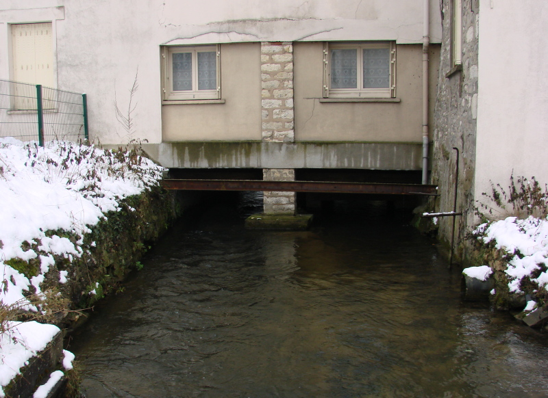 Le moulin de Coquerive et le Juineteau le 20 décembre 2010. (cliché B.G.)