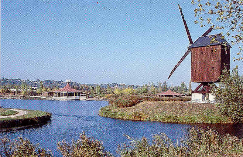 Moulin de Jonville à la Base de loisirs d'Etampes vers 1980