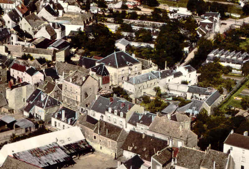 Le moulin de l'Île-Maubelle vu du ciel vers 1965 (cliché Combier)