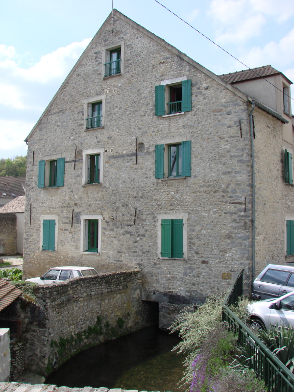 Le moulin Martin alias Badran inférieur le 14 avril 2011 (cliché Bernard Gineste)