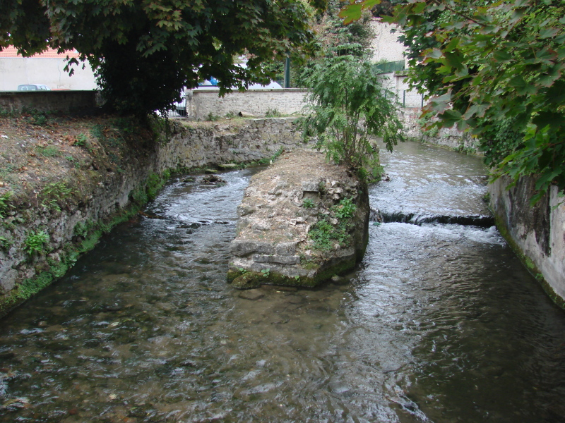 Ruines du moulin en 2009 (cliché Bernard Gineste)