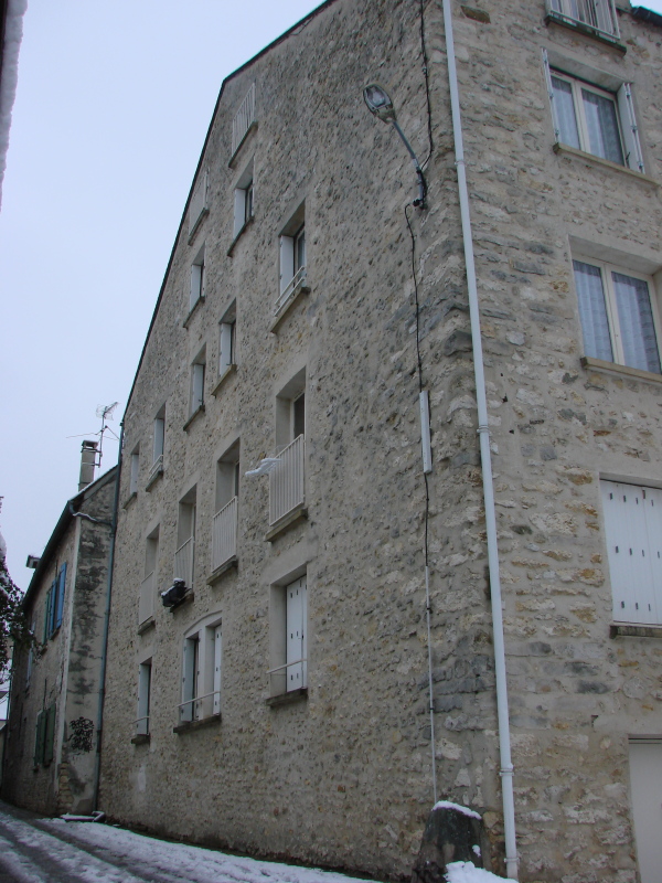 Le moulin Riquois devenu la Résidence de l'Abreuvoir des Cordeliers (cliché B.G,, 20 décembre 2010)