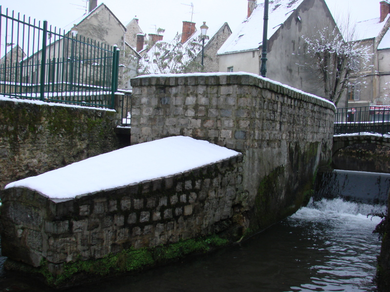 Déversoir du moulin Sablon en décembre 2010