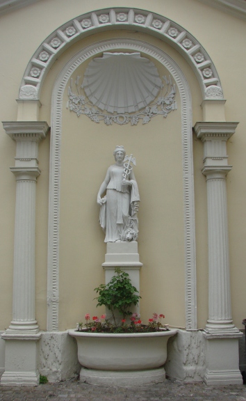 Statue de la Louette (n°12 de la rue Louis-Moreau)