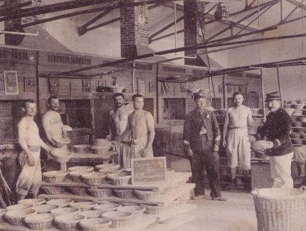 Boulangerie militaire du camp de Mailly en 1905
