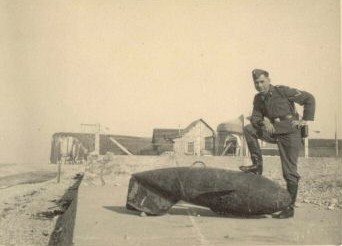 Soldat allemand à Fécamp, probablement l'auteur de cet album, ou l'un de ses camarades