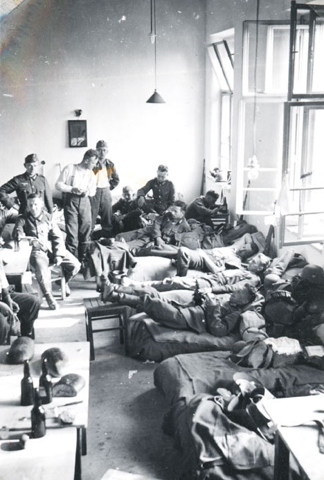 Clich&eacute; pris par un fantassin allemand en juin 1940