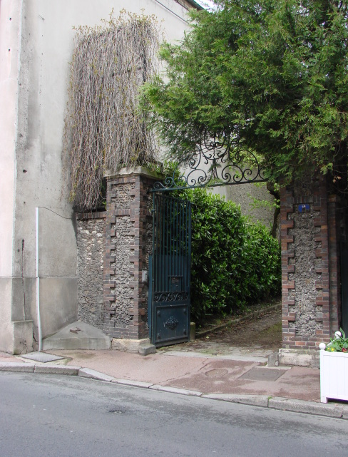 Le 2 rue Louis Moreau, avril 2008