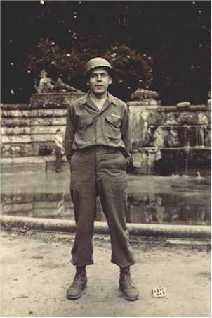 Charle V. Wood à Chamarande début 1945