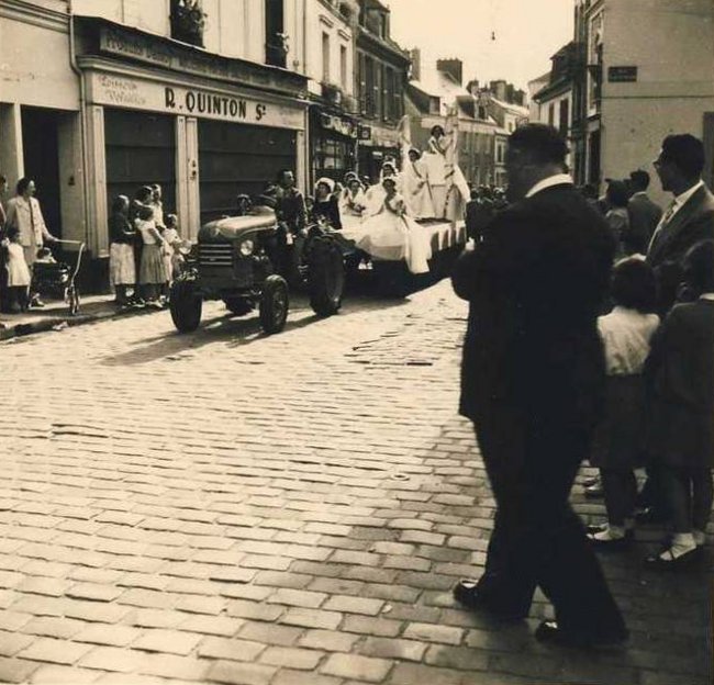 Cavalcade étampoise du 30 septembre 1956