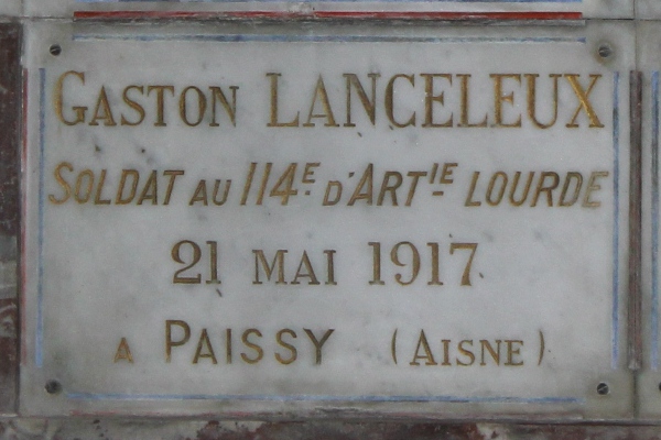 Plaque de Gaston Lanceleux au mémorial de l'église Notre-Dame d'Etampes