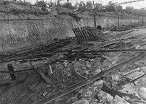 Voie ferrée après le bombardement du 10 juin 1944