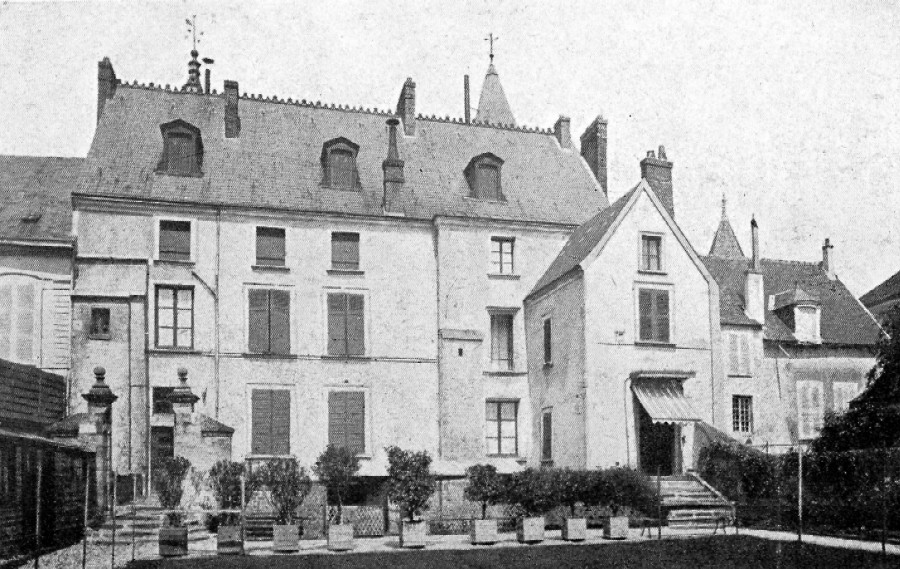 Planche I: Grand-Hôtel-Saint-Yon et dépendances, façade du côté de la rivière