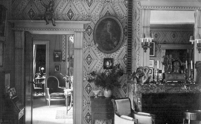 L'intérieur du château du Petit-Saint-Mars vers 1925