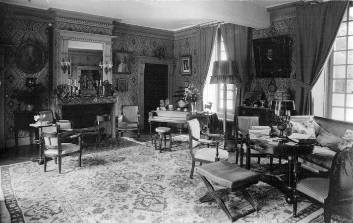 L'intérieur du château du Petit-Saint-Mars vers 1925