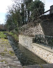Le Ruisseau du Chariot d'Or en amont de la Rue de la République