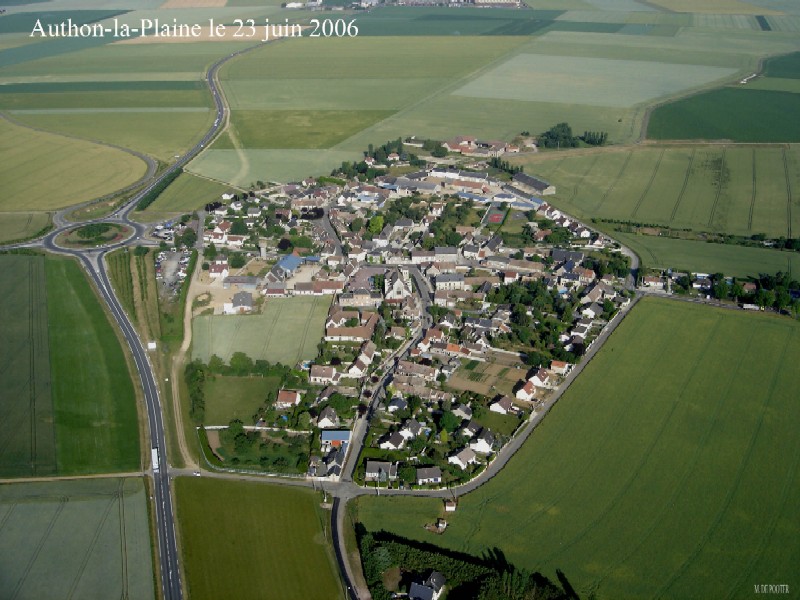 Vue aérienne d'Authon-la-Plaine n°2 (cliché de 2006)