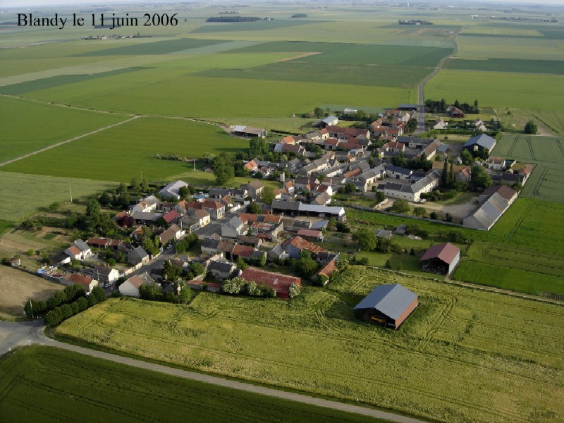 Vue aérienne de Blandy (cliché de 2006)