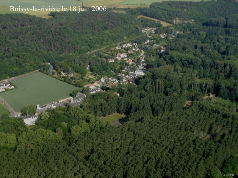 Vue aérienne de Boissy-la-Rivière n°5 (cliché de 2006)