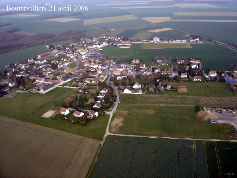 Vue aérienne de Boutervilliers (cliché de 2006)