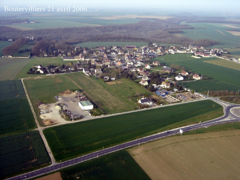Vue aérienne de Boutervilliers (cliché de 2006)