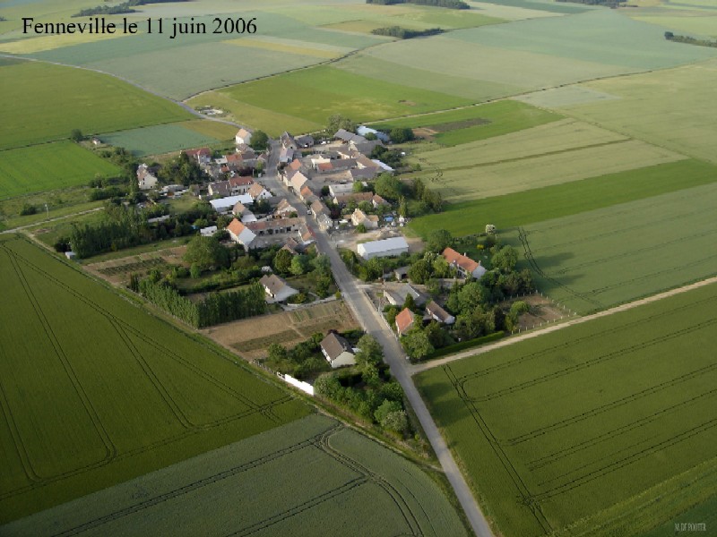 Vue aérienne de Fenneville, hameau de Brouy (cliché de 2006)