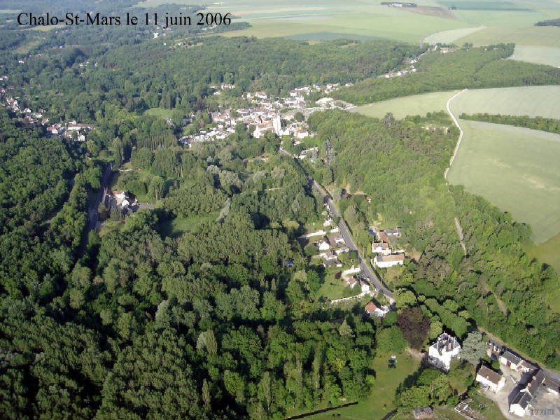 Vue aérienne de Chalo-Saint-Mars n°1 (cliché de 2006)