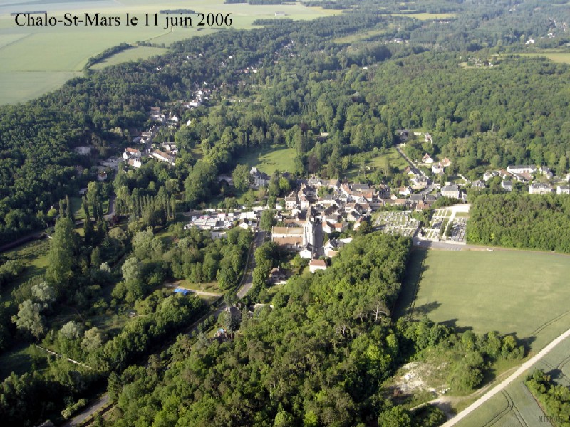 Vue aérienne de Chalo-Saint-Mars n°2 (cliché de 2006)