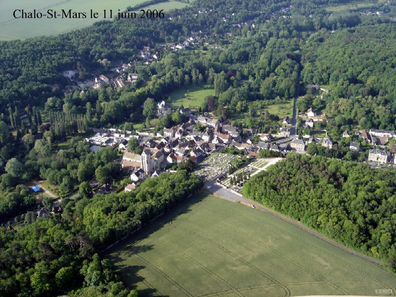 Vue aérienne de Chalo-Saint-Mars n°3 (cliché de 2006)