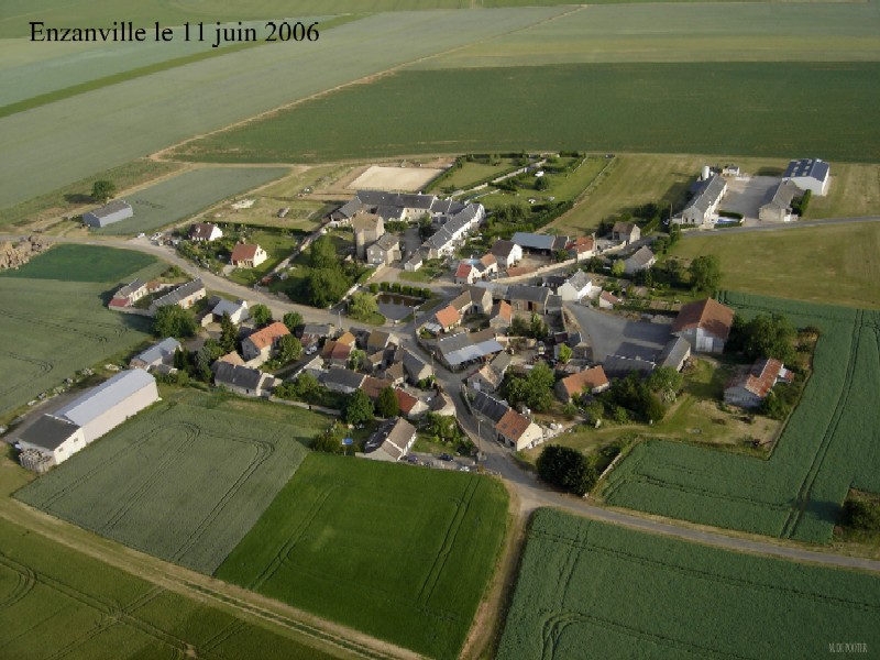 Vue aérienne d'Enzanville (cliché de 2006)