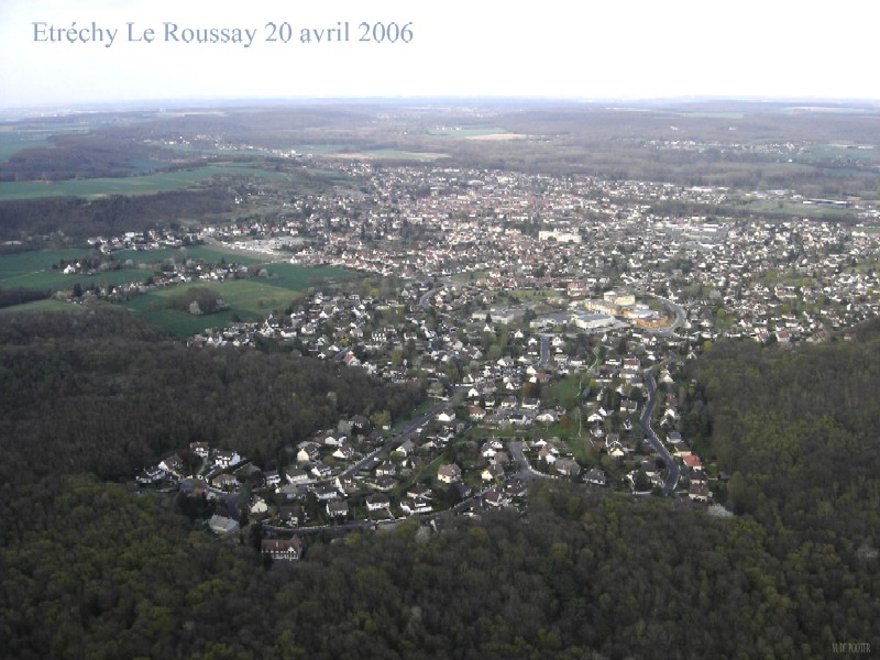 Vue aérienne du Roussay à Etréchy (cliché de 2006)