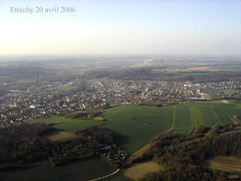 Vue aérienne d'Etréchy (cliché de 2006)