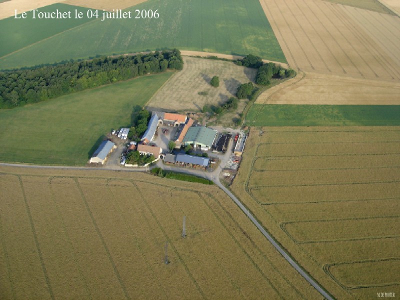Vue aérienne du Touchet, écart d'Etréchy (cliché de 2006)