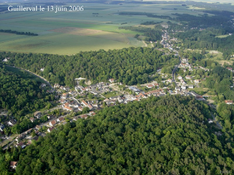 Vue aérienne de Guillerval n°1 (cliché de 2006)