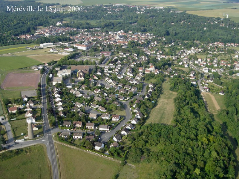 Vue aérienne de Méréville n°1 (cliché de 2006)