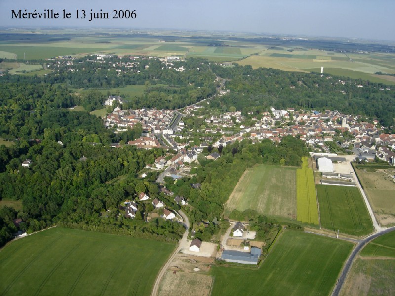 Vue aérienne de Méréville n°3 (cliché de 2006)