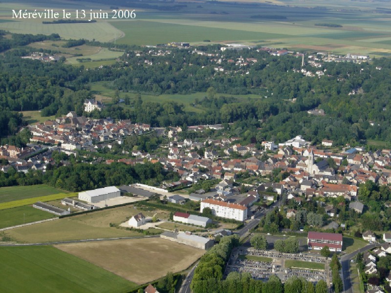 Vue aérienne de Méréville n°4 (cliché de 2006)