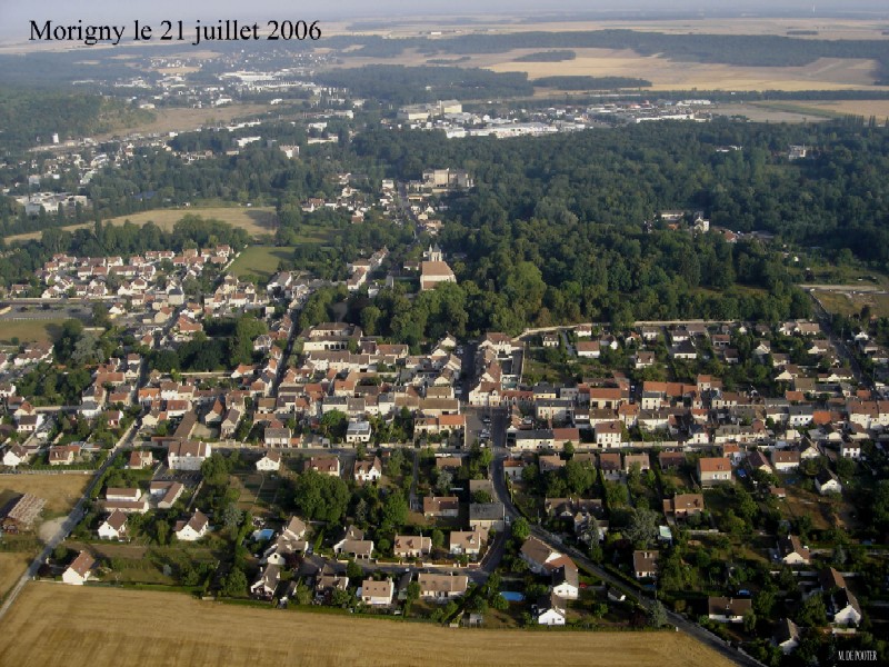 Vue aérienne n°1 de Morigny (cliché de 2006)
