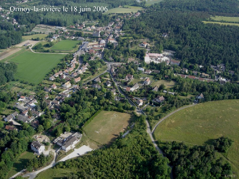 Vue aérienne d'Ormoy-la-Rivière n°2 (cliché de 2006)