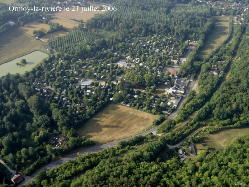 Vue aérienne d'Ormoy-la-Rivière n°5 (cliché de 2006)